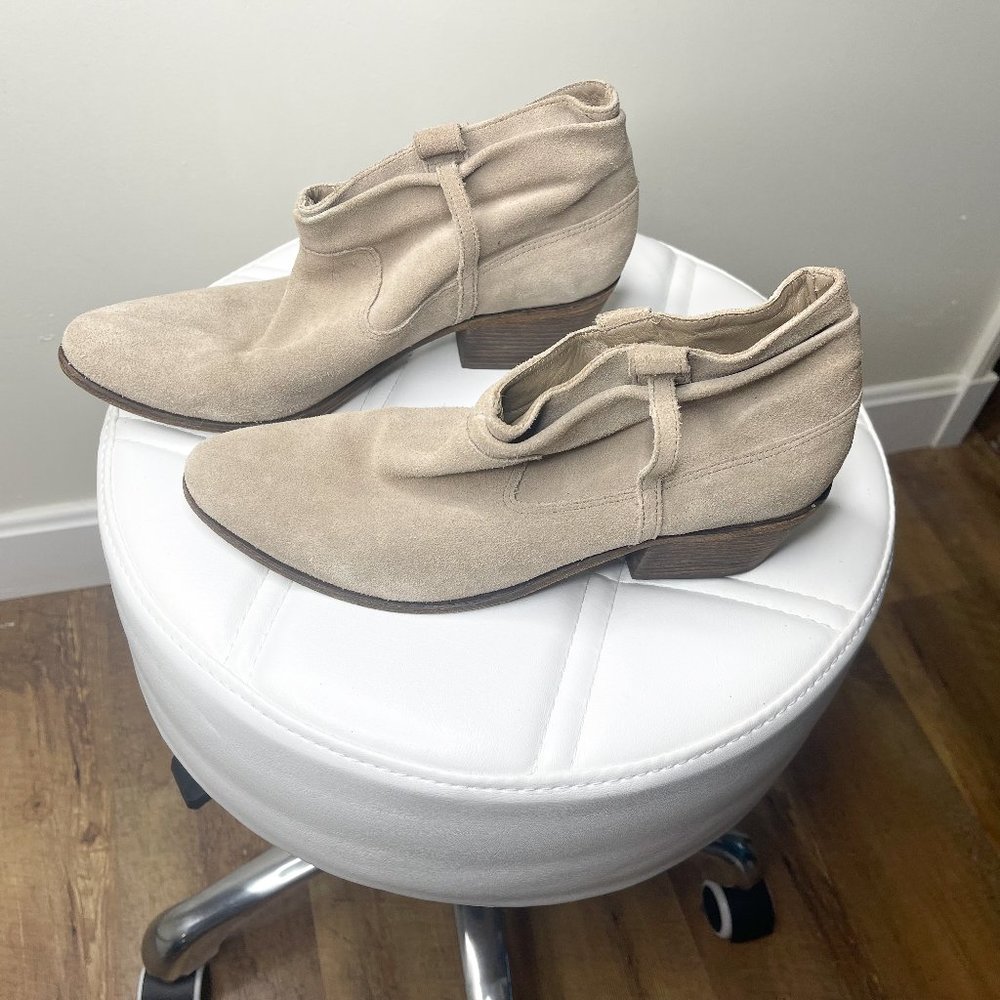 Joie Vero Cuoio Suede Booties Sz 9